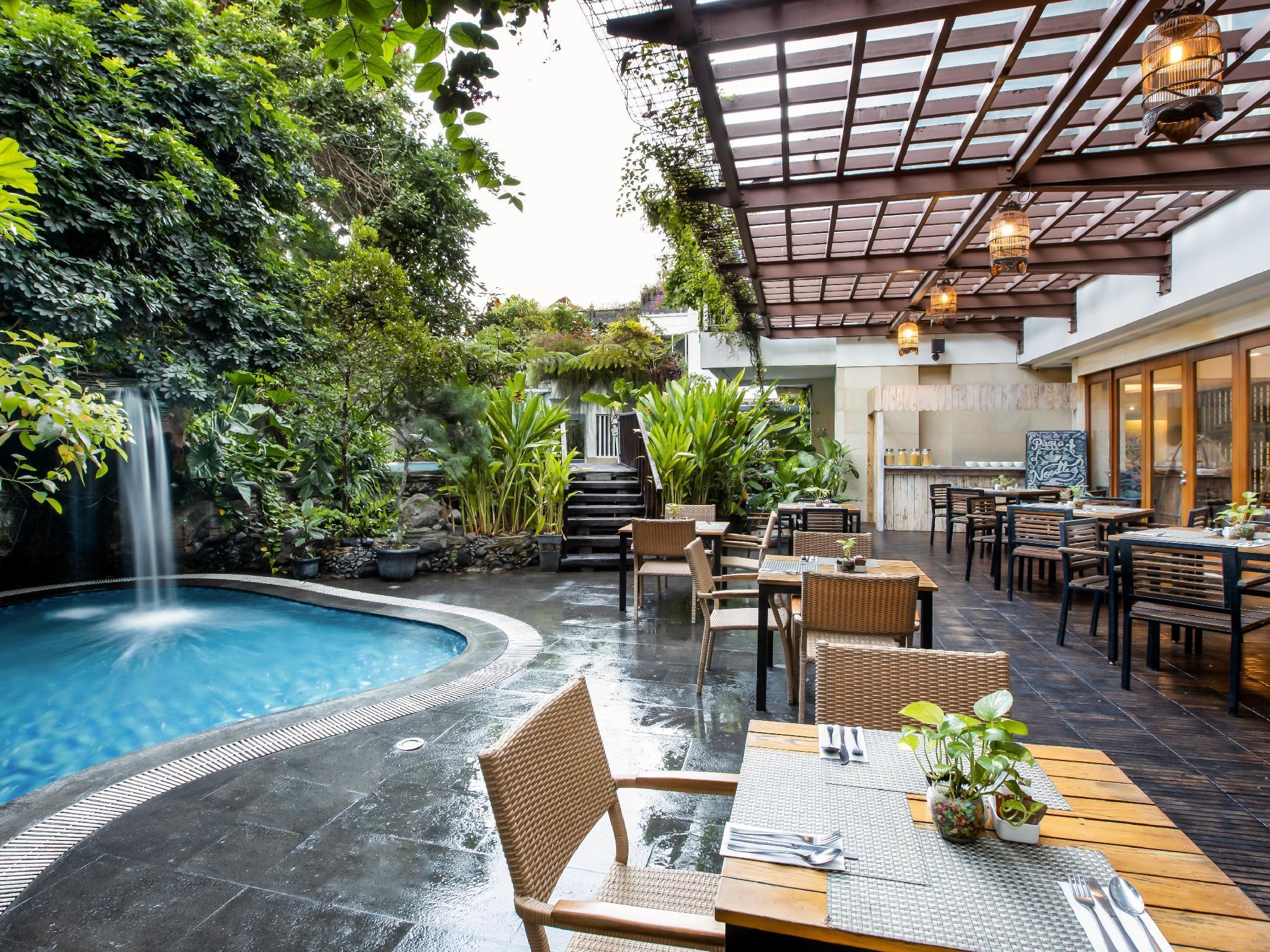 فندق جامبولوك ماليوبورو يوجياكارتا يوغياكارتا المظهر الخارجي الصورة The Garden Grill