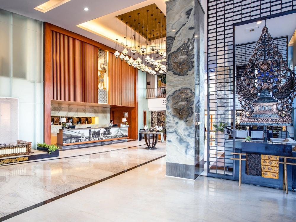 فندق جامبولوك ماليوبورو يوجياكارتا يوغياكارتا المظهر الخارجي الصورة The lobby of the hotel